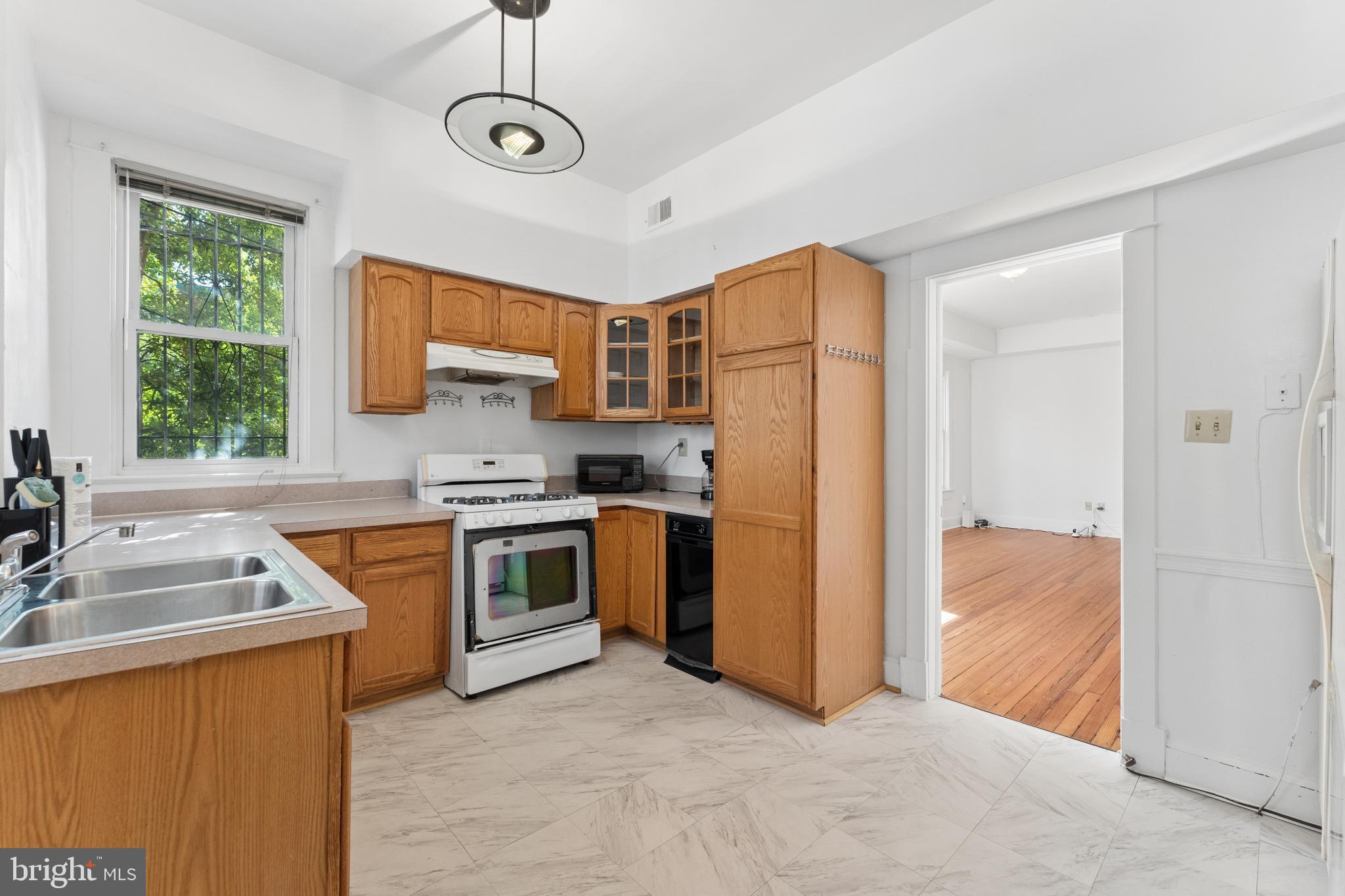 CAPITOL HILL - Residential Income