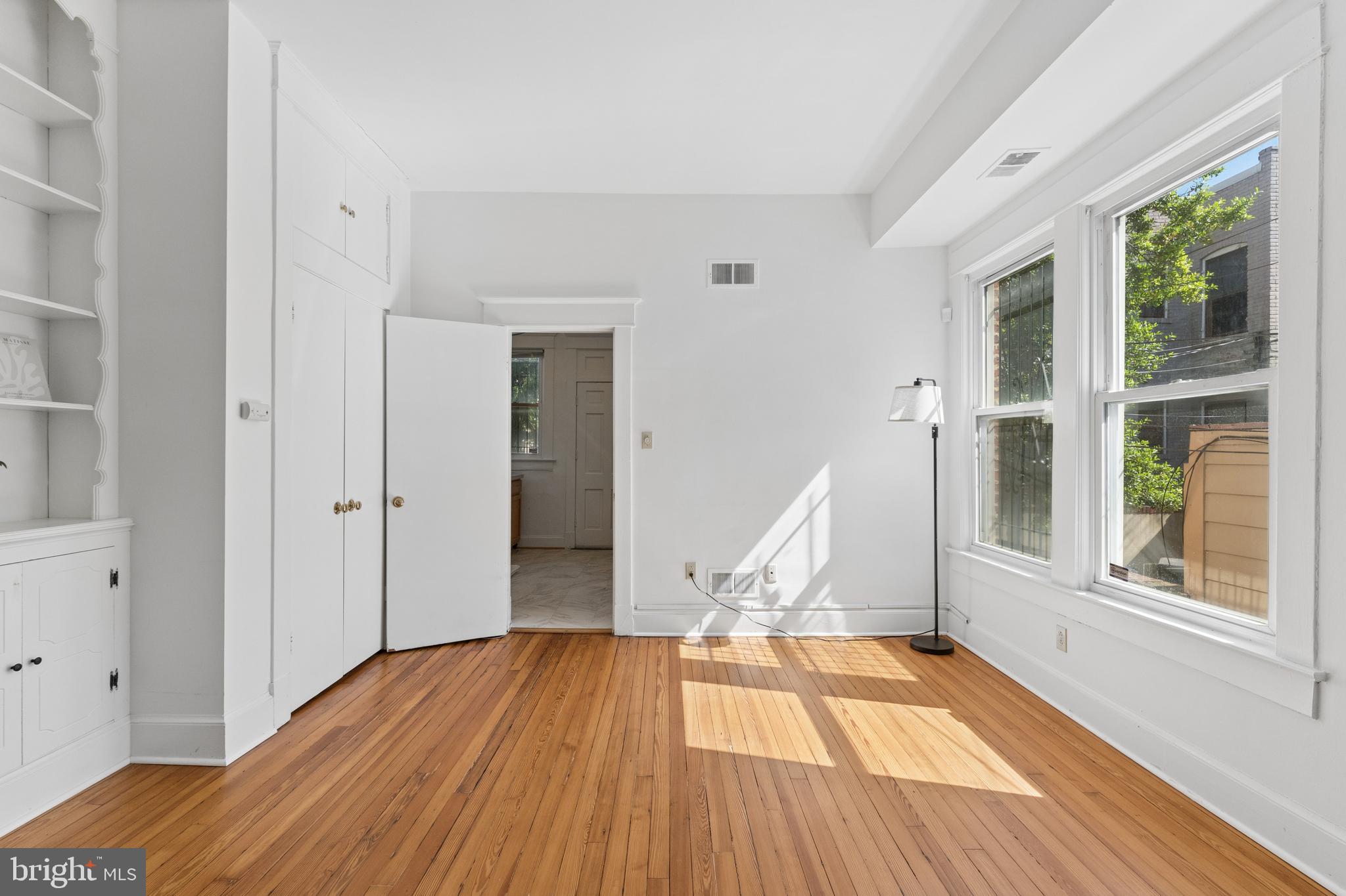 CAPITOL HILL - Residential Income