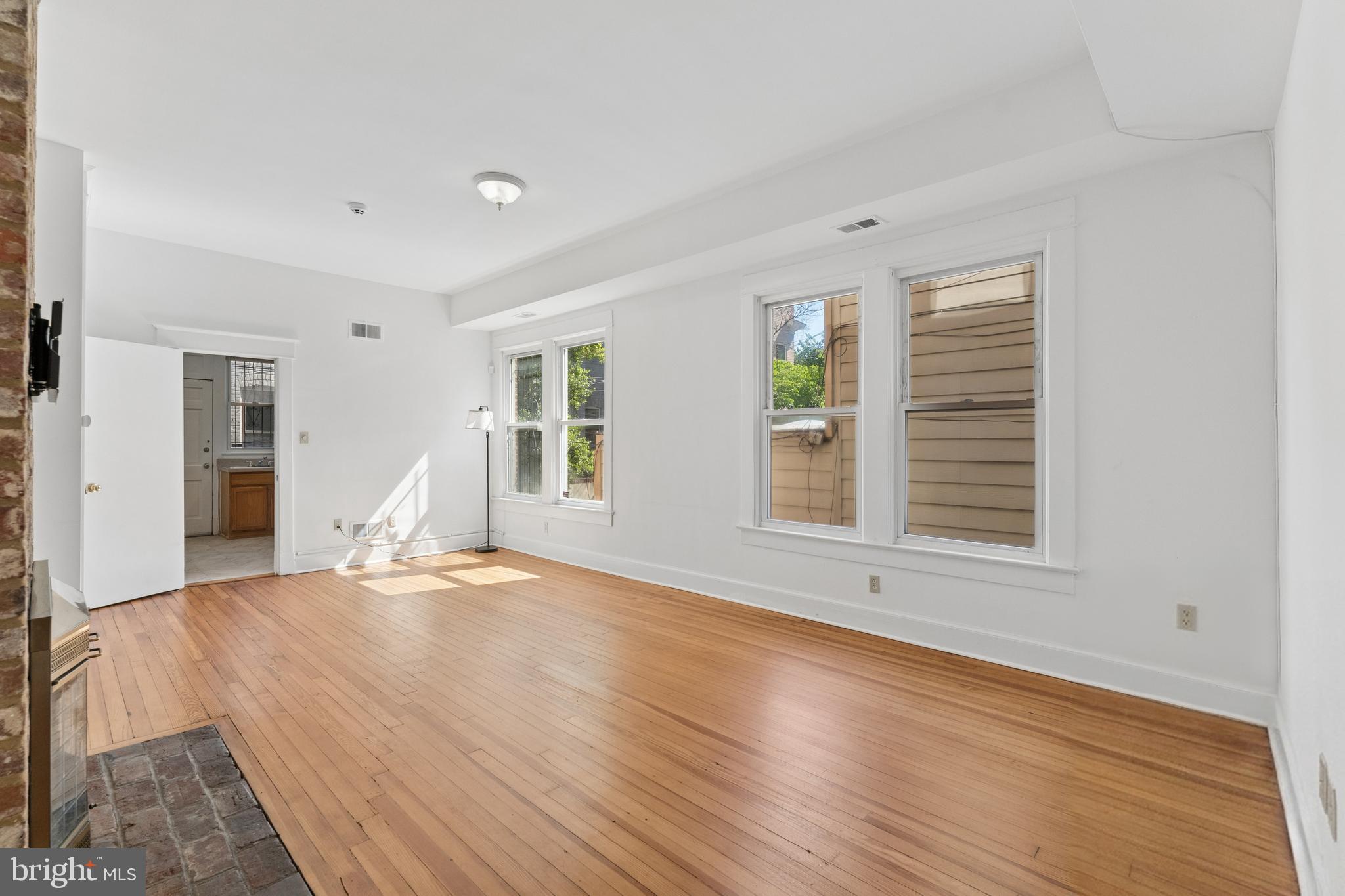 CAPITOL HILL - Residential Income