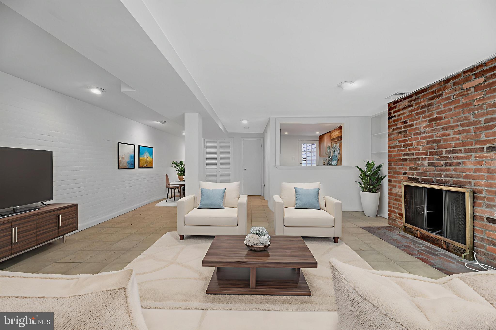 CAPITOL HILL - Residential Income