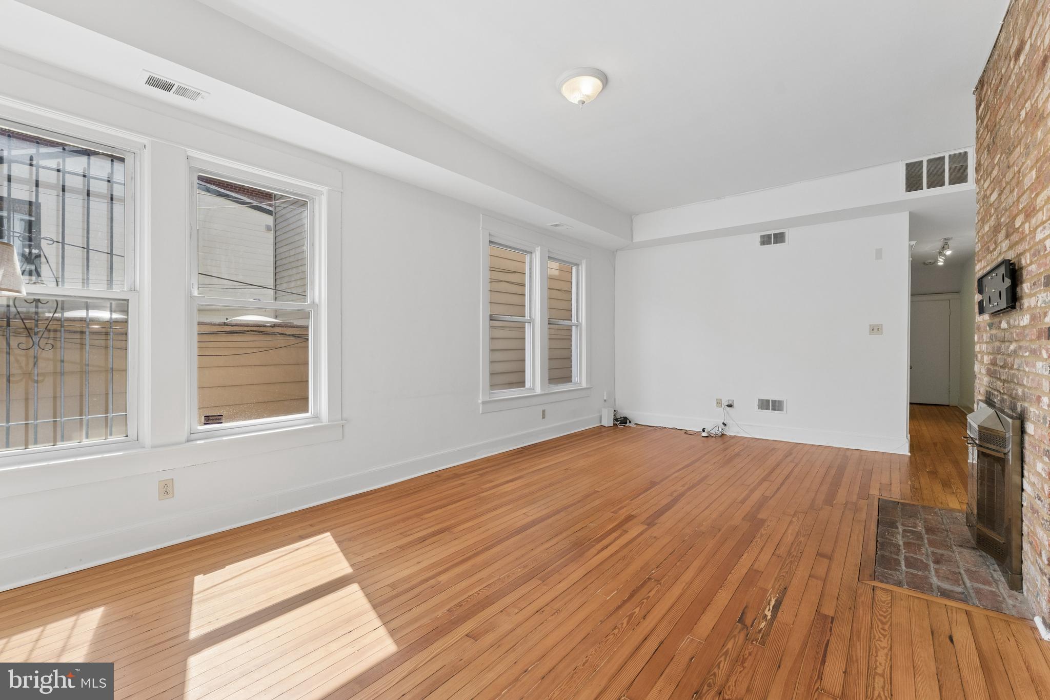 CAPITOL HILL - Residential Income