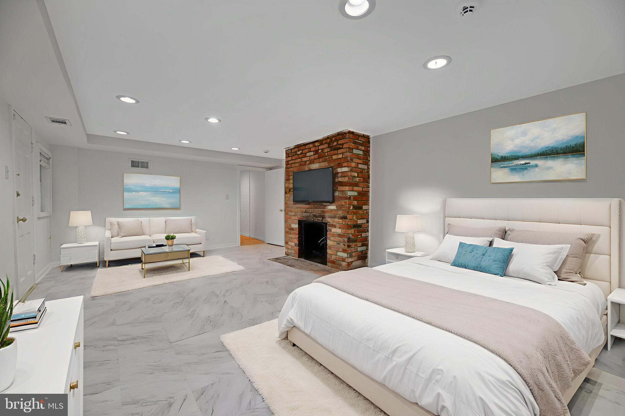 CAPITOL HILL - Residential Income
