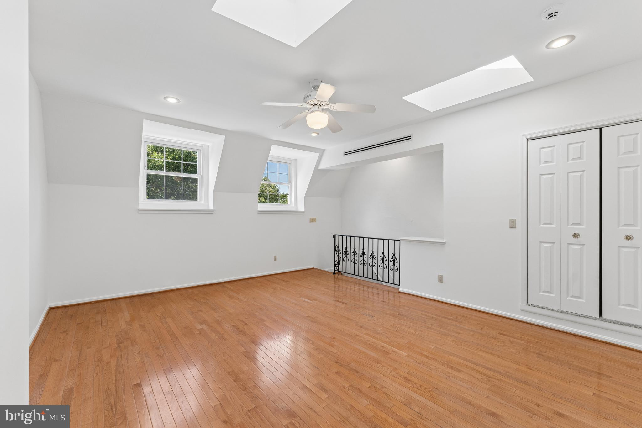 CAPITOL HILL - Residential Income