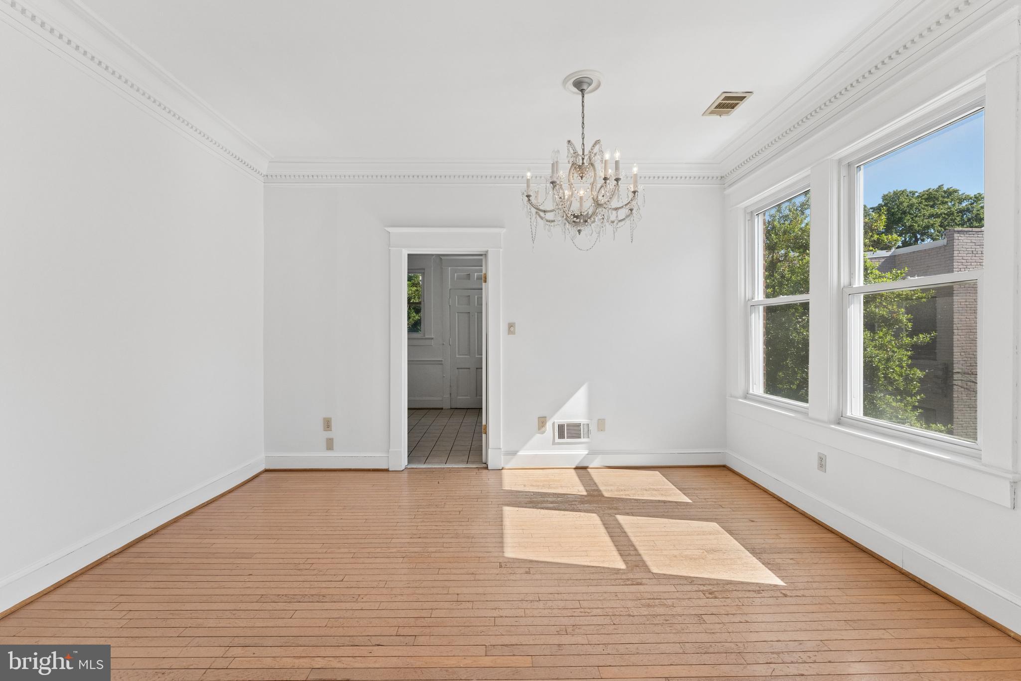 CAPITOL HILL - Residential Income