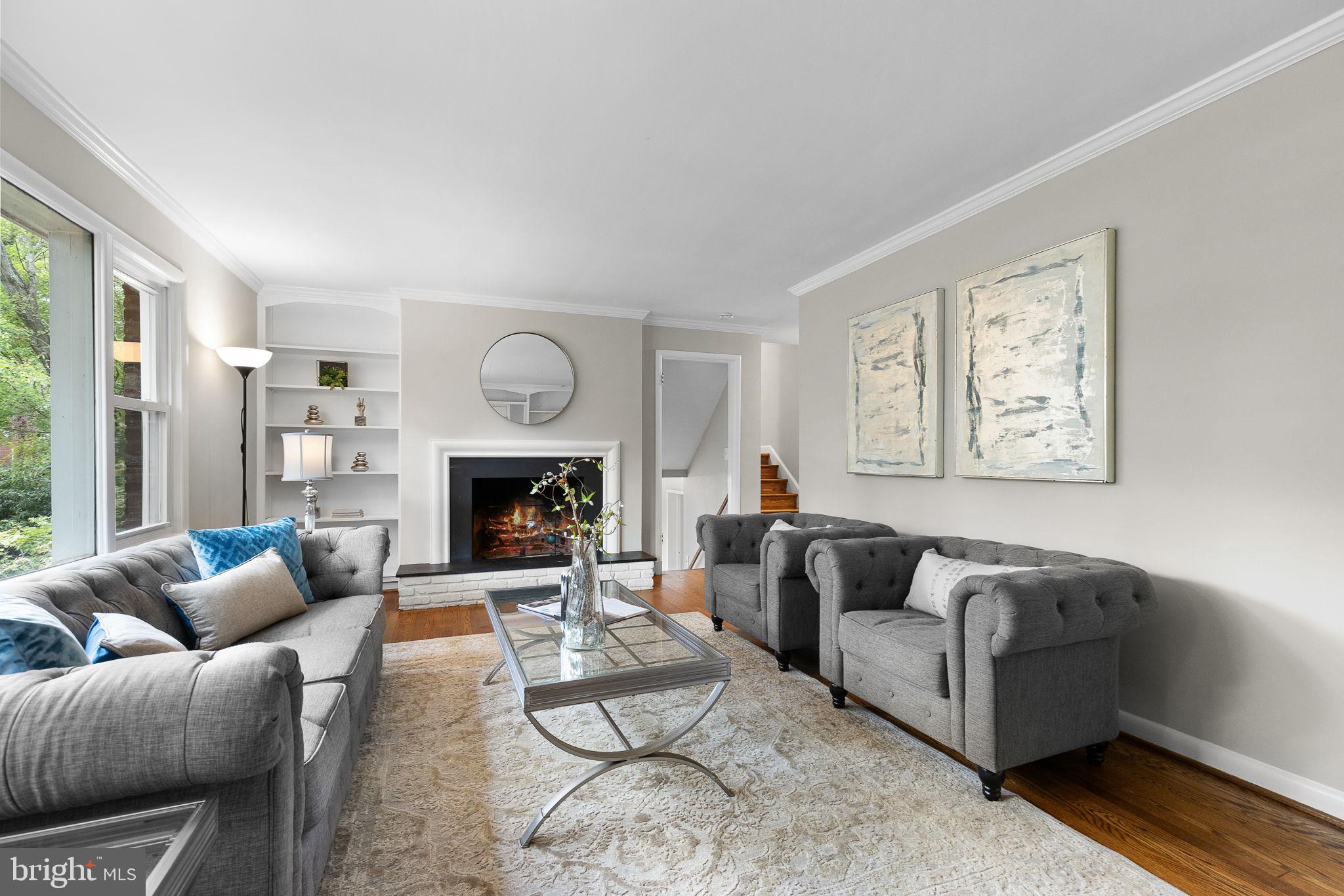 LAKE BARCROFT - Residential