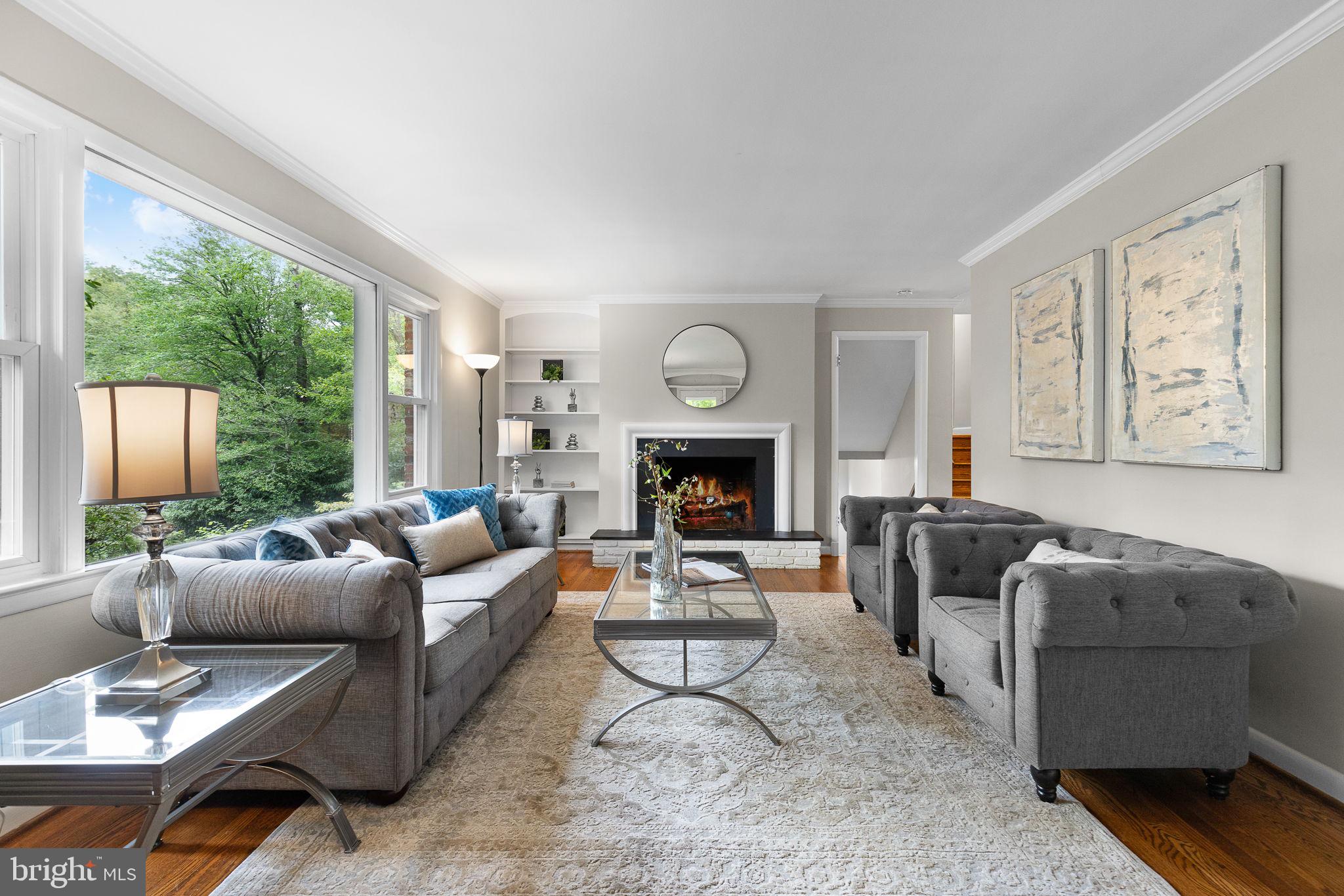 LAKE BARCROFT - Residential