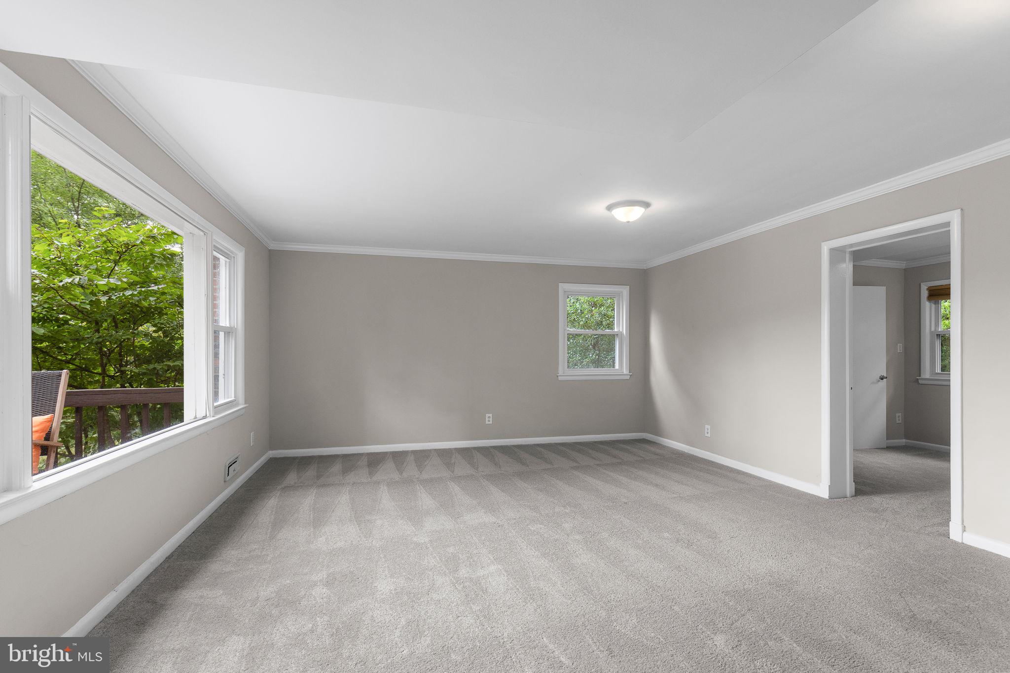 LAKE BARCROFT - Residential