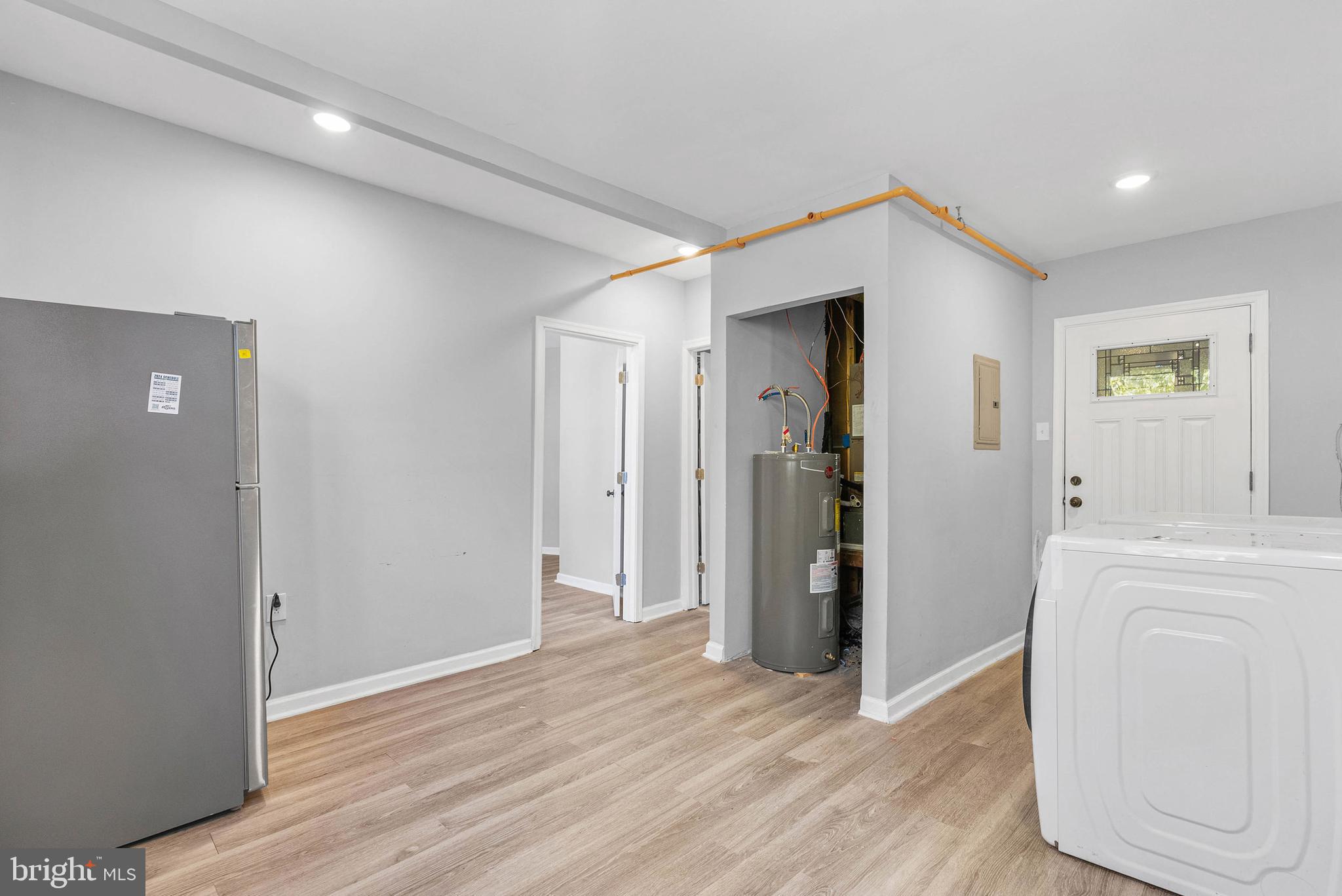 POINT BREEZE - Commercial Sale