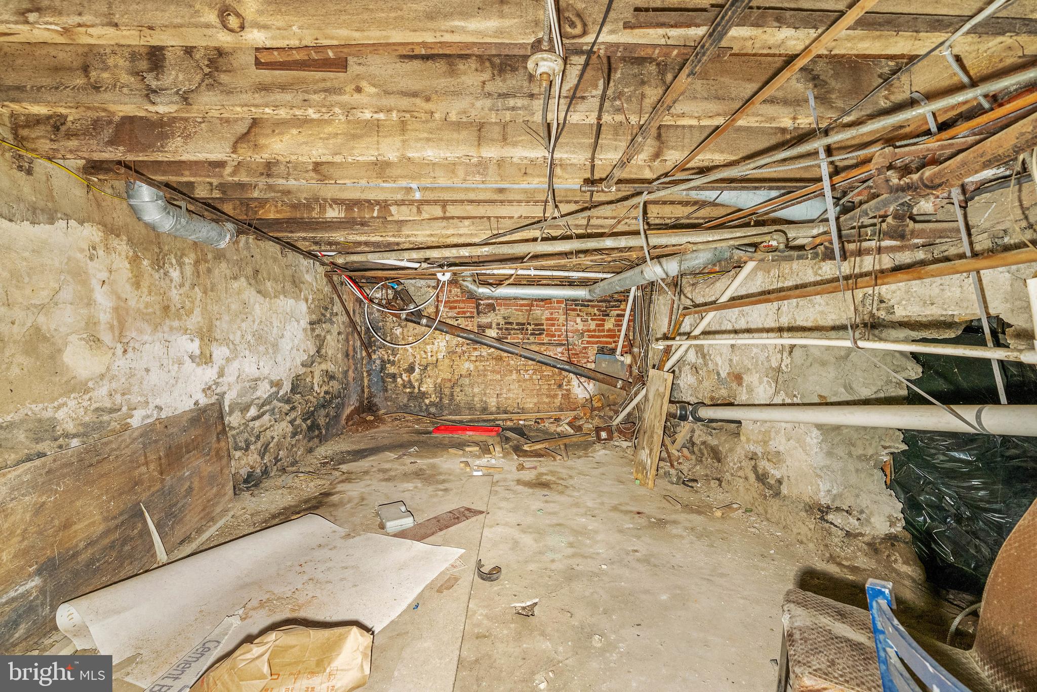 POINT BREEZE - Commercial Sale