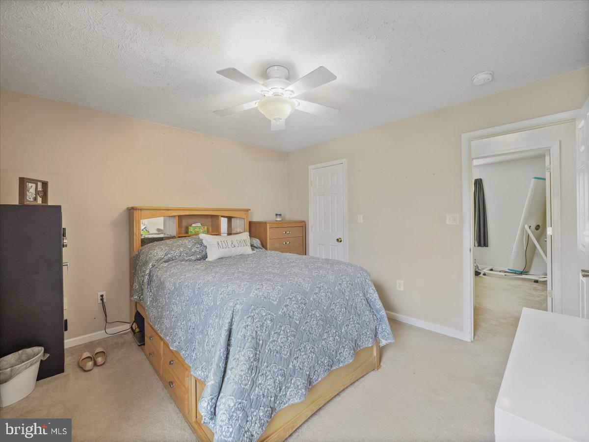 RIDGEFIELD - Residential