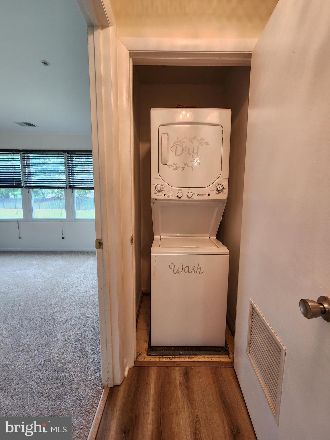 ANNAPOLIS OVERLOOK - Residential Lease