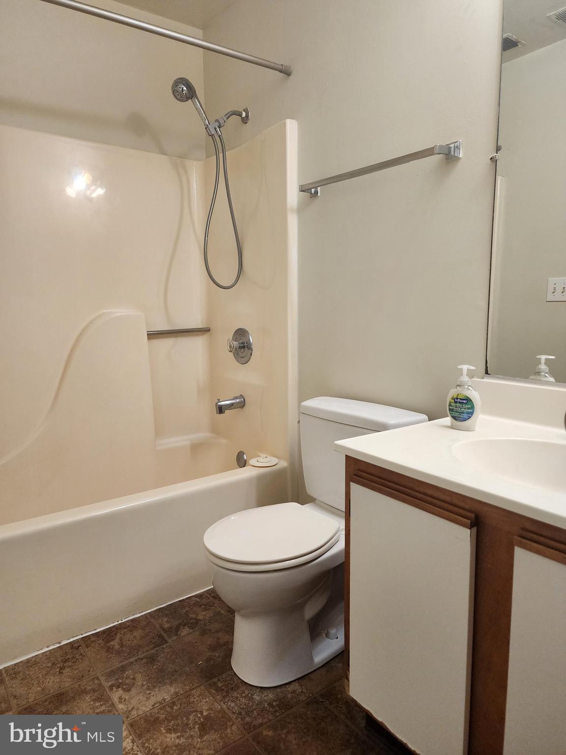 ANNAPOLIS OVERLOOK - Residential Lease