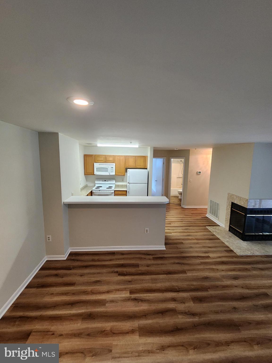 ANNAPOLIS OVERLOOK - Residential Lease