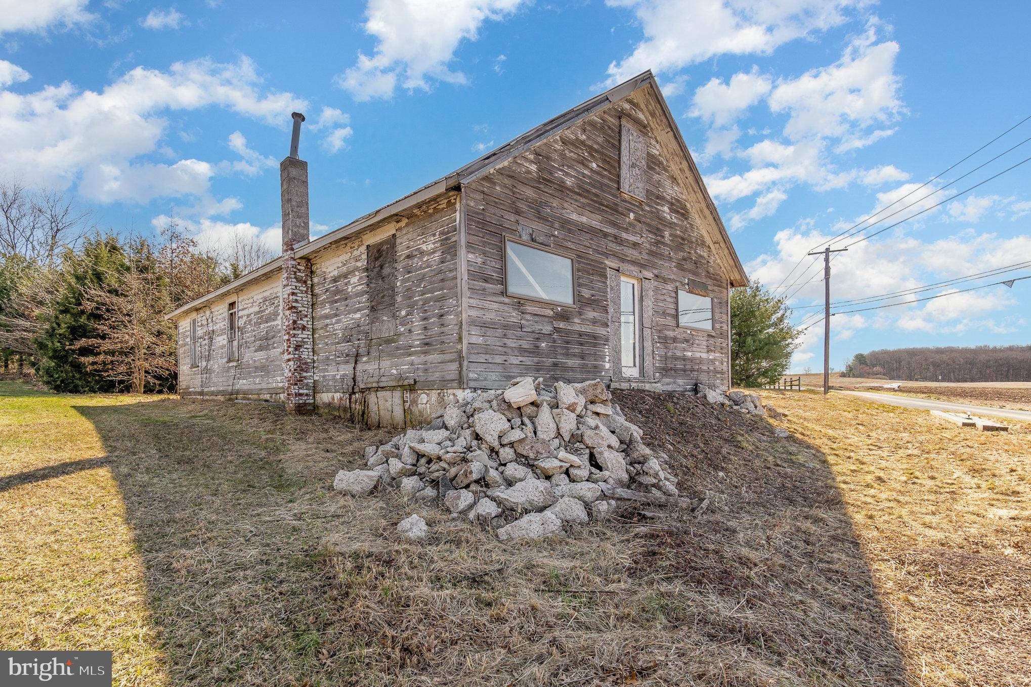 543 MOUNTAIN HOUSE ROAD
