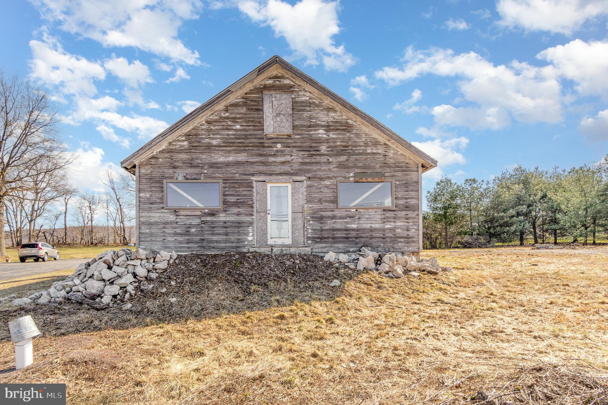 543 MOUNTAIN HOUSE ROAD