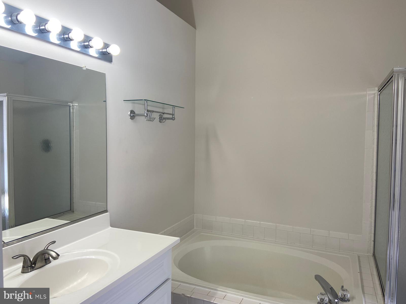 CASCADES - Residential Lease