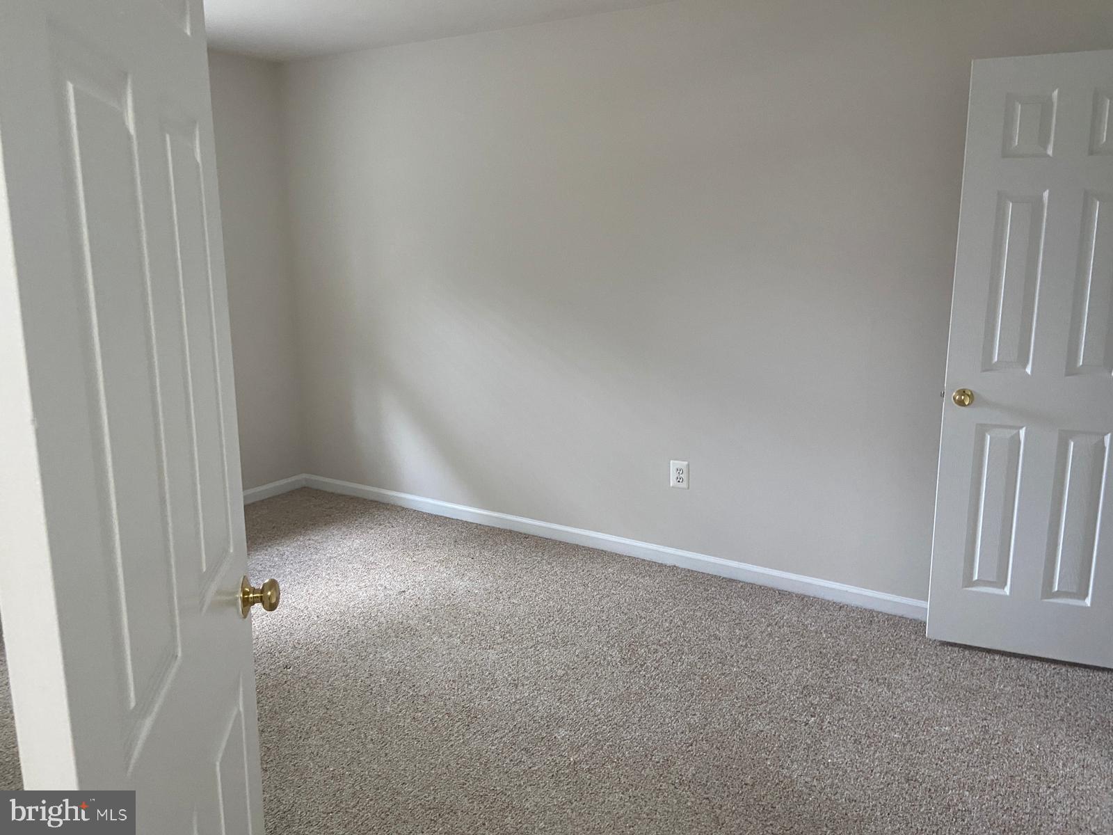 CASCADES - Residential Lease