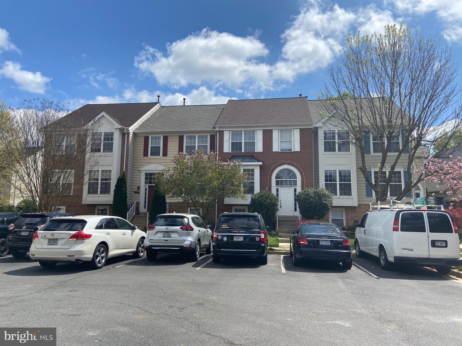 CASCADES - Residential Lease