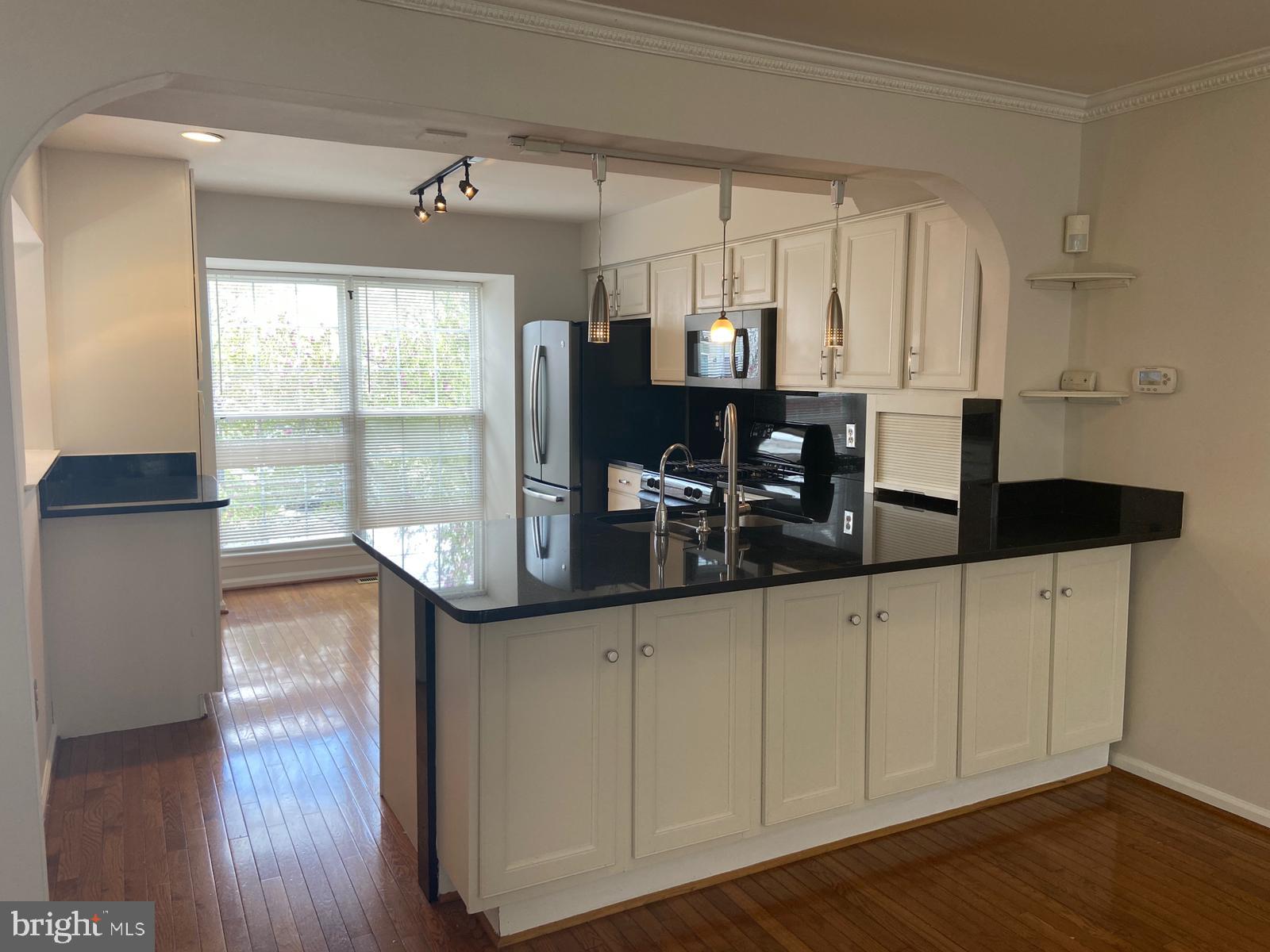 CASCADES - Residential Lease