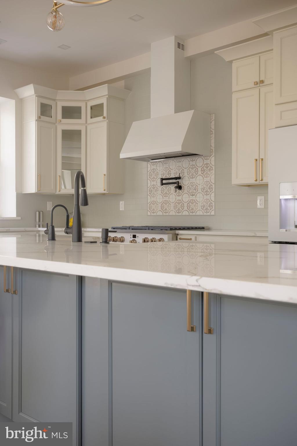 CHESTNUT HILL - Residential