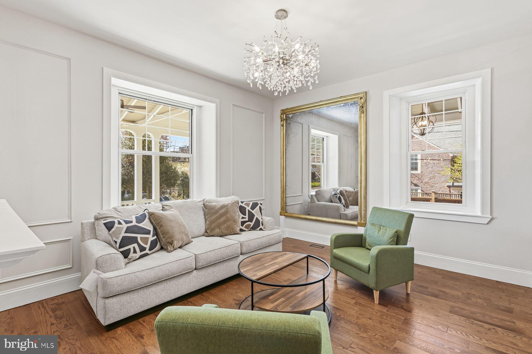 CHESTNUT HILL - Residential