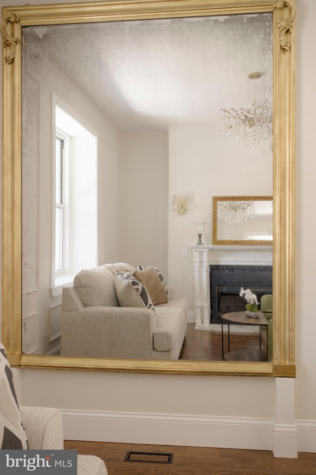 CHESTNUT HILL - Residential