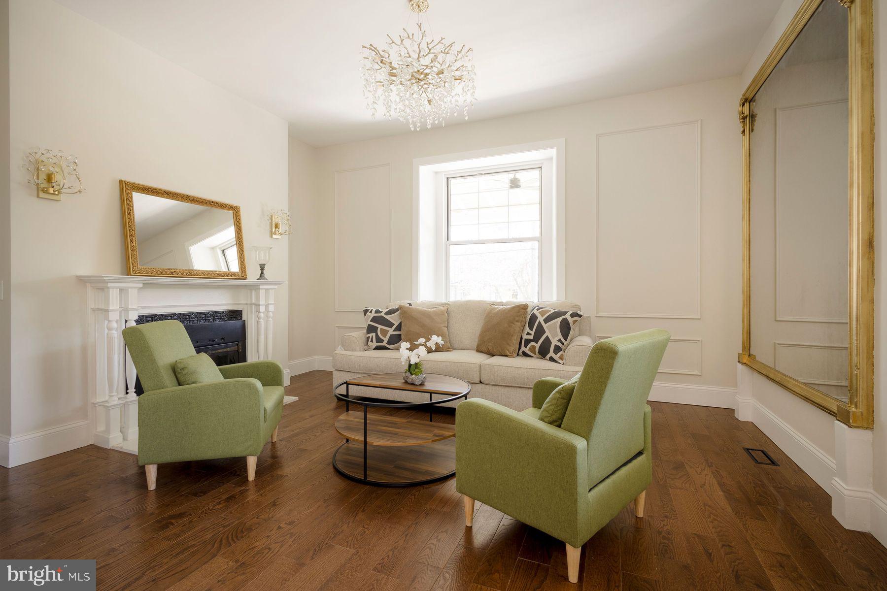 CHESTNUT HILL - Residential