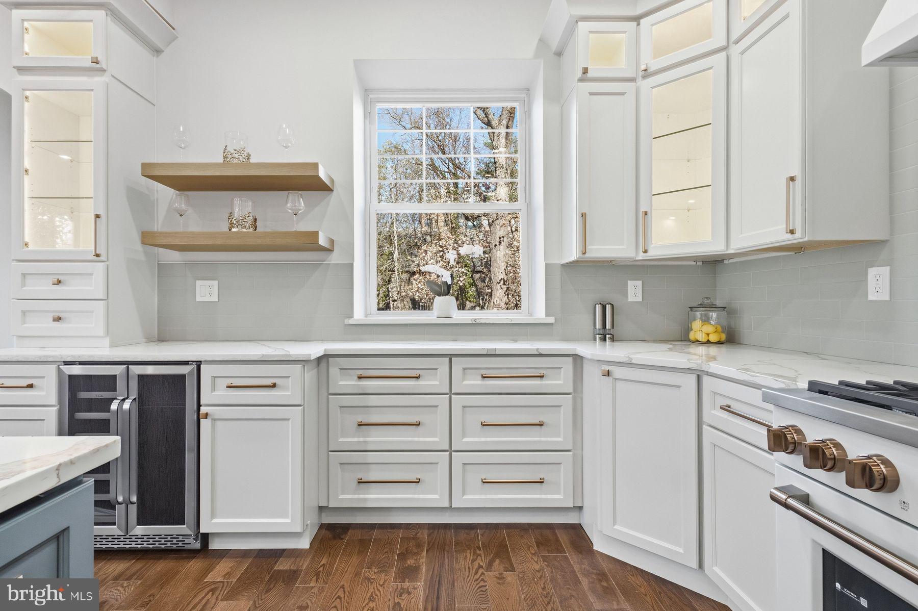 CHESTNUT HILL - Residential