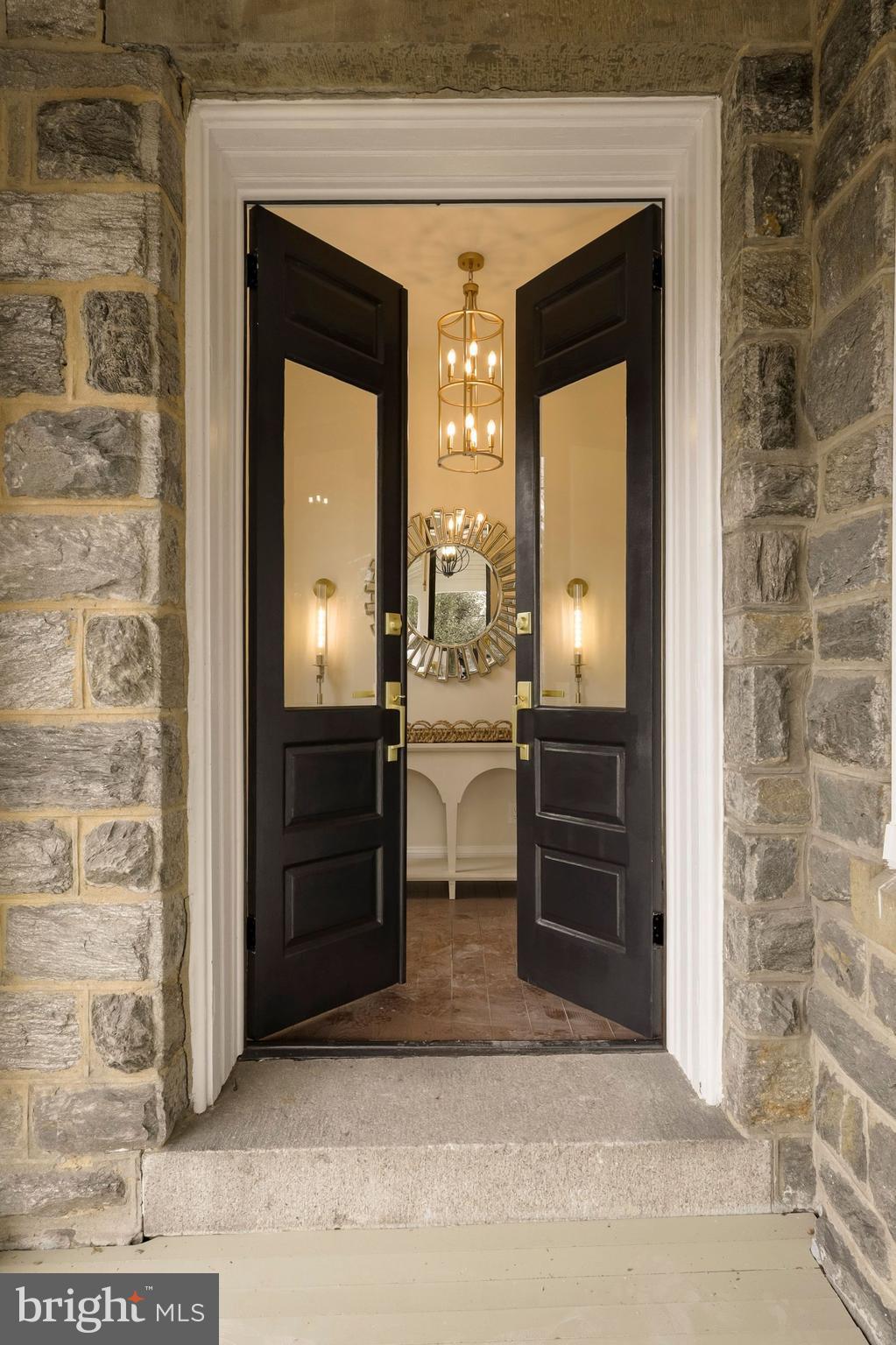 CHESTNUT HILL - Residential