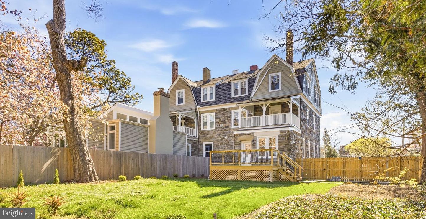 CHESTNUT HILL - Residential