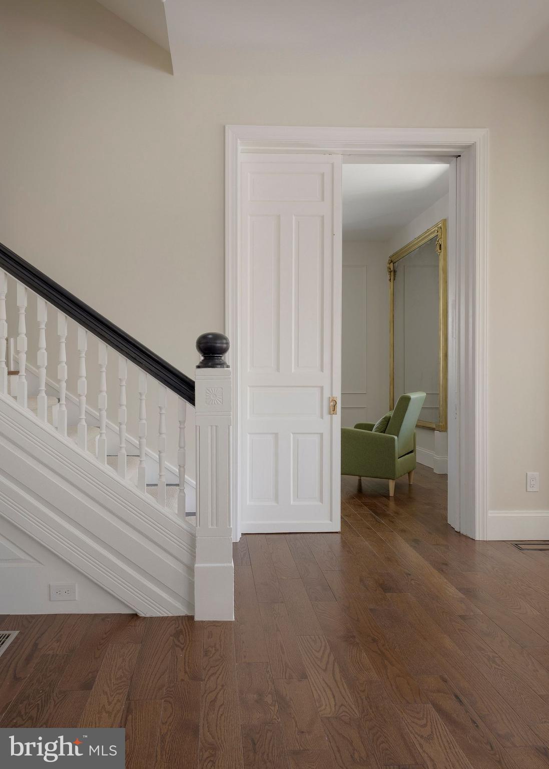 CHESTNUT HILL - Residential