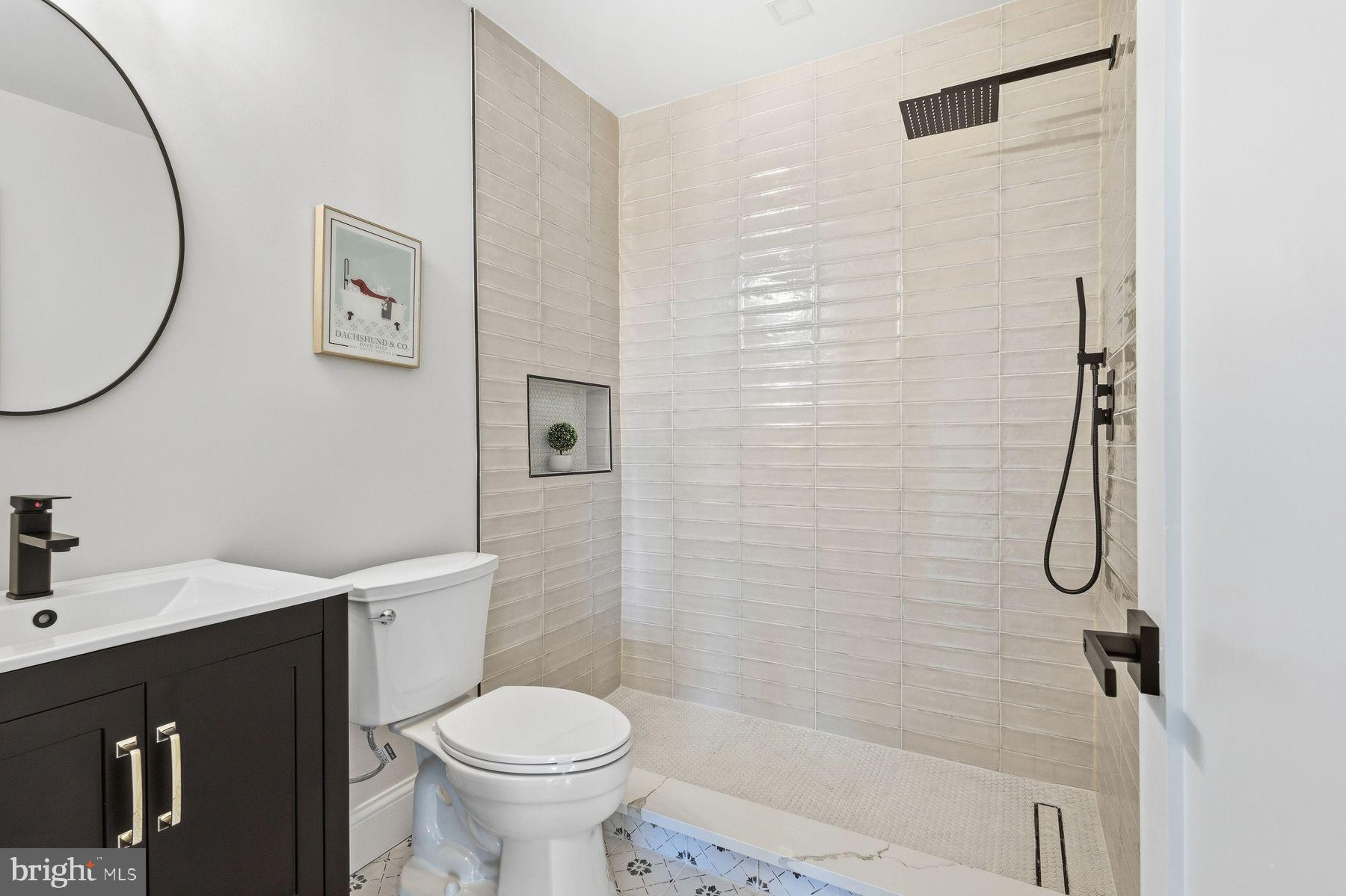 CHESTNUT HILL - Residential