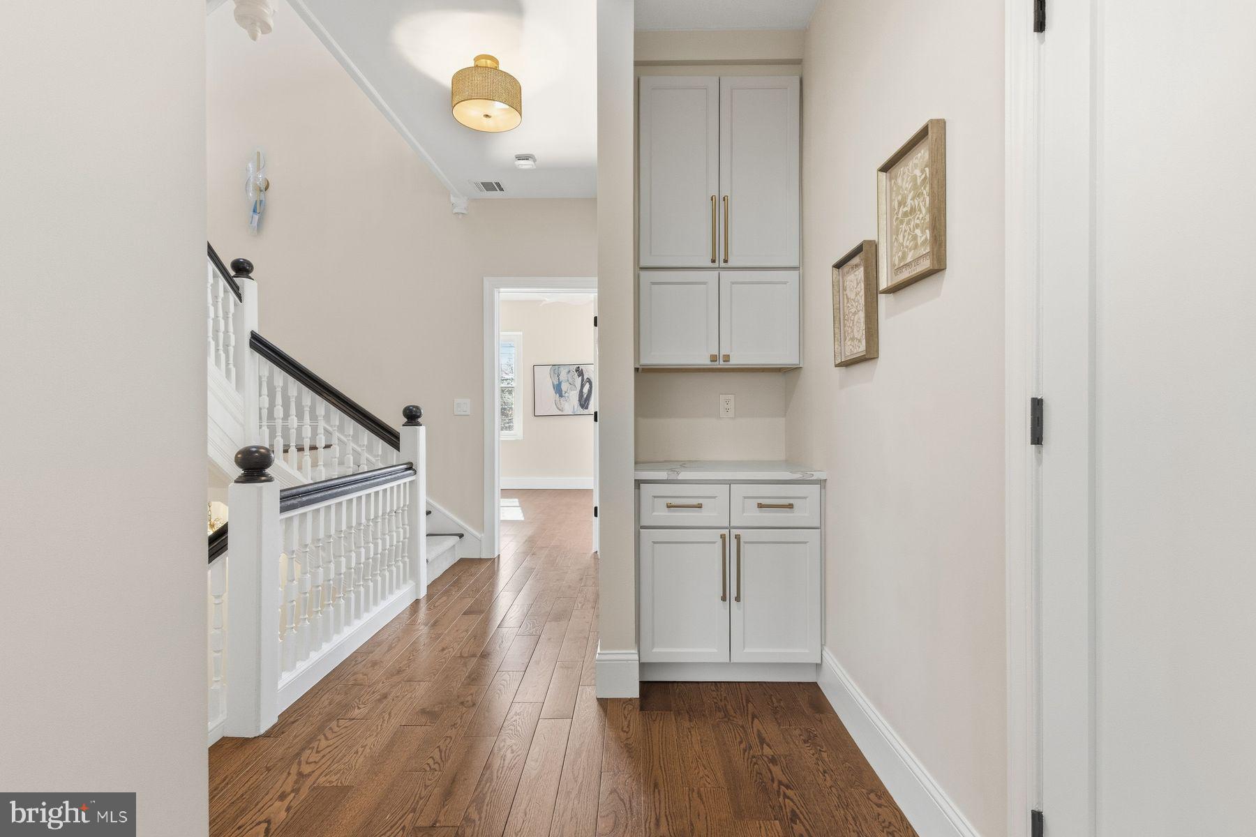 CHESTNUT HILL - Residential