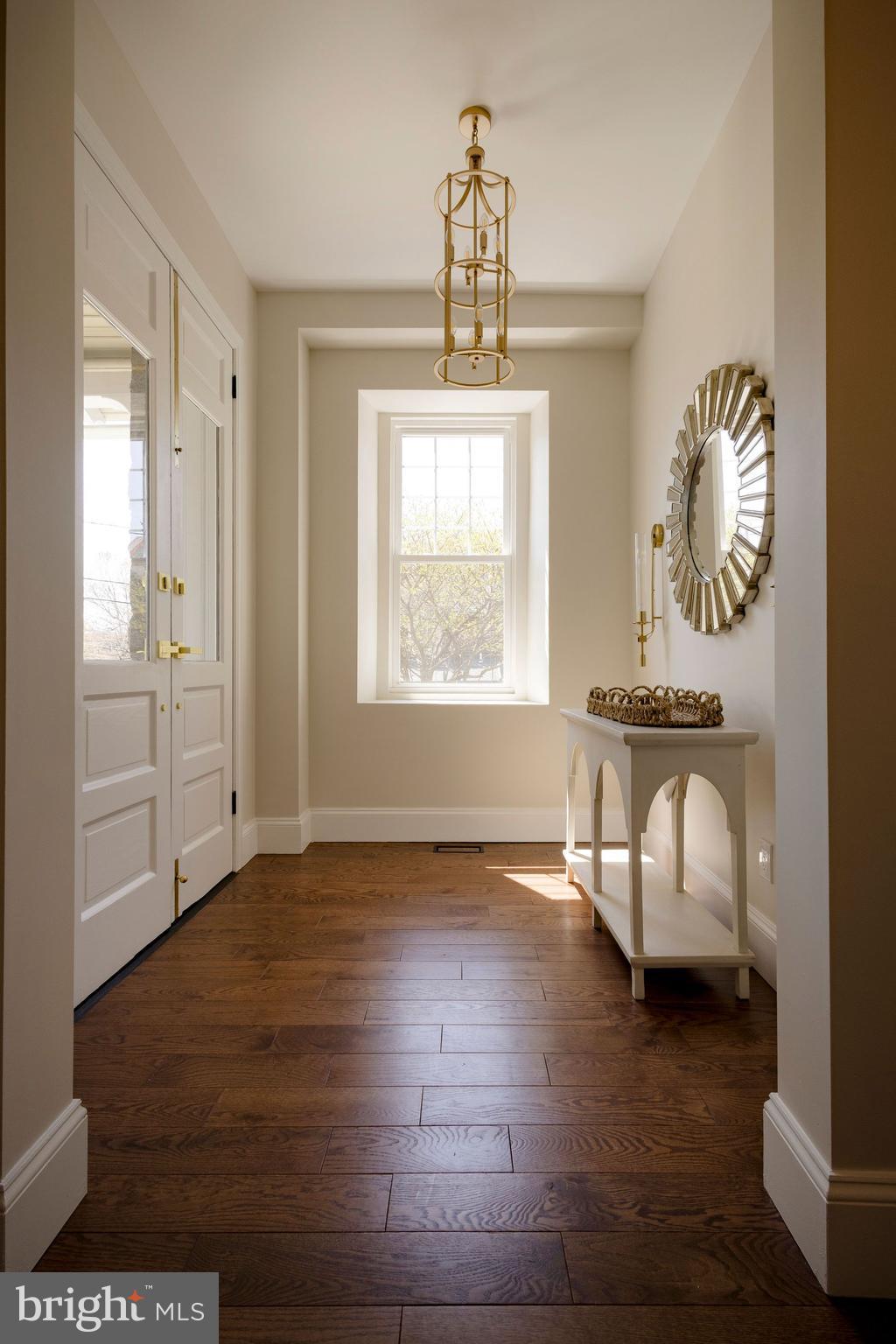 CHESTNUT HILL - Residential