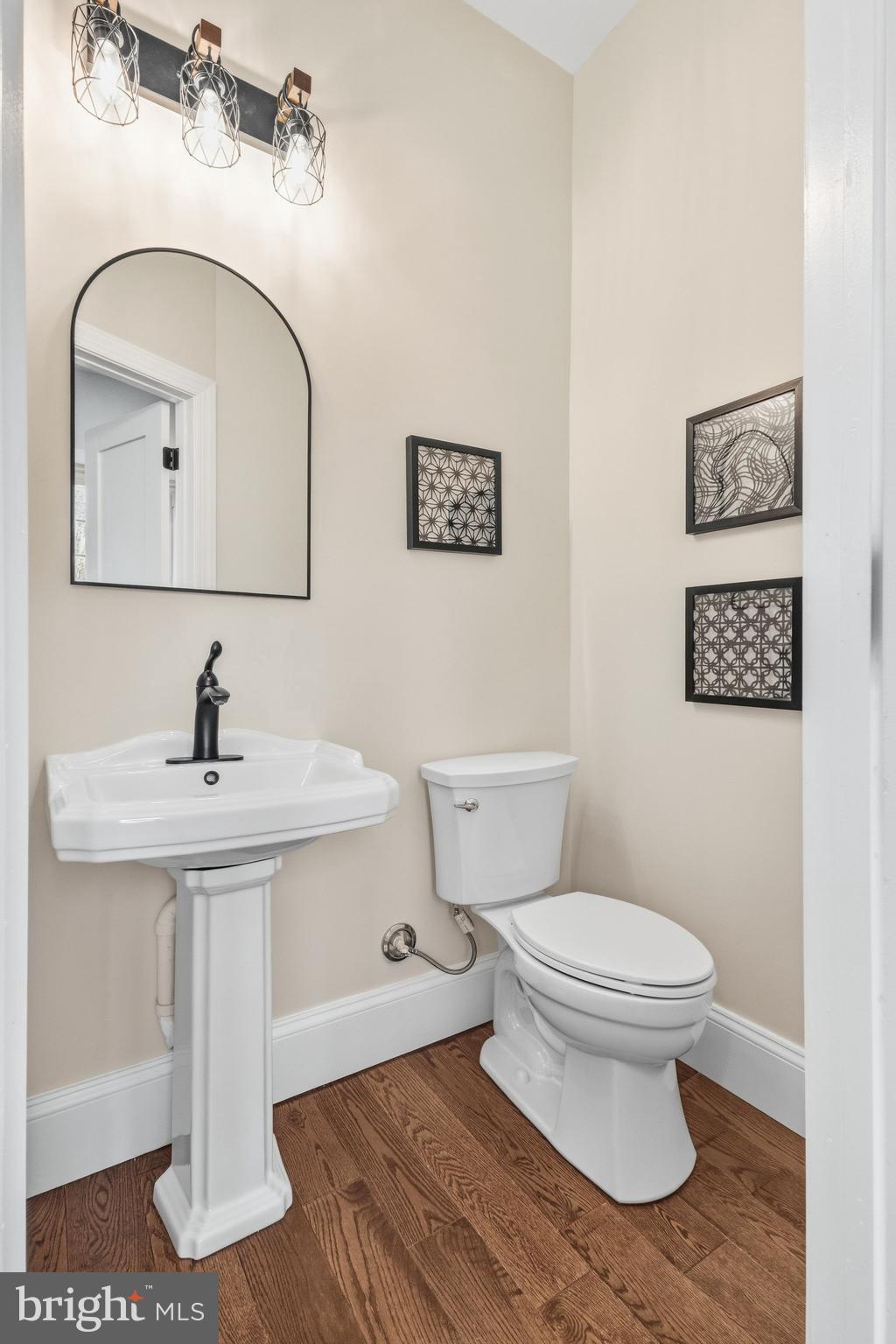 CHESTNUT HILL - Residential