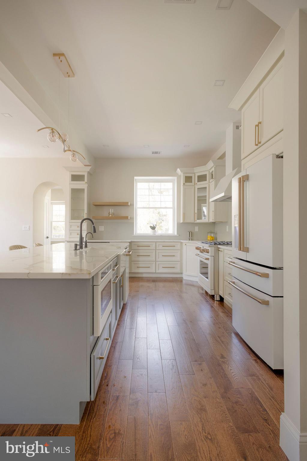 CHESTNUT HILL - Residential