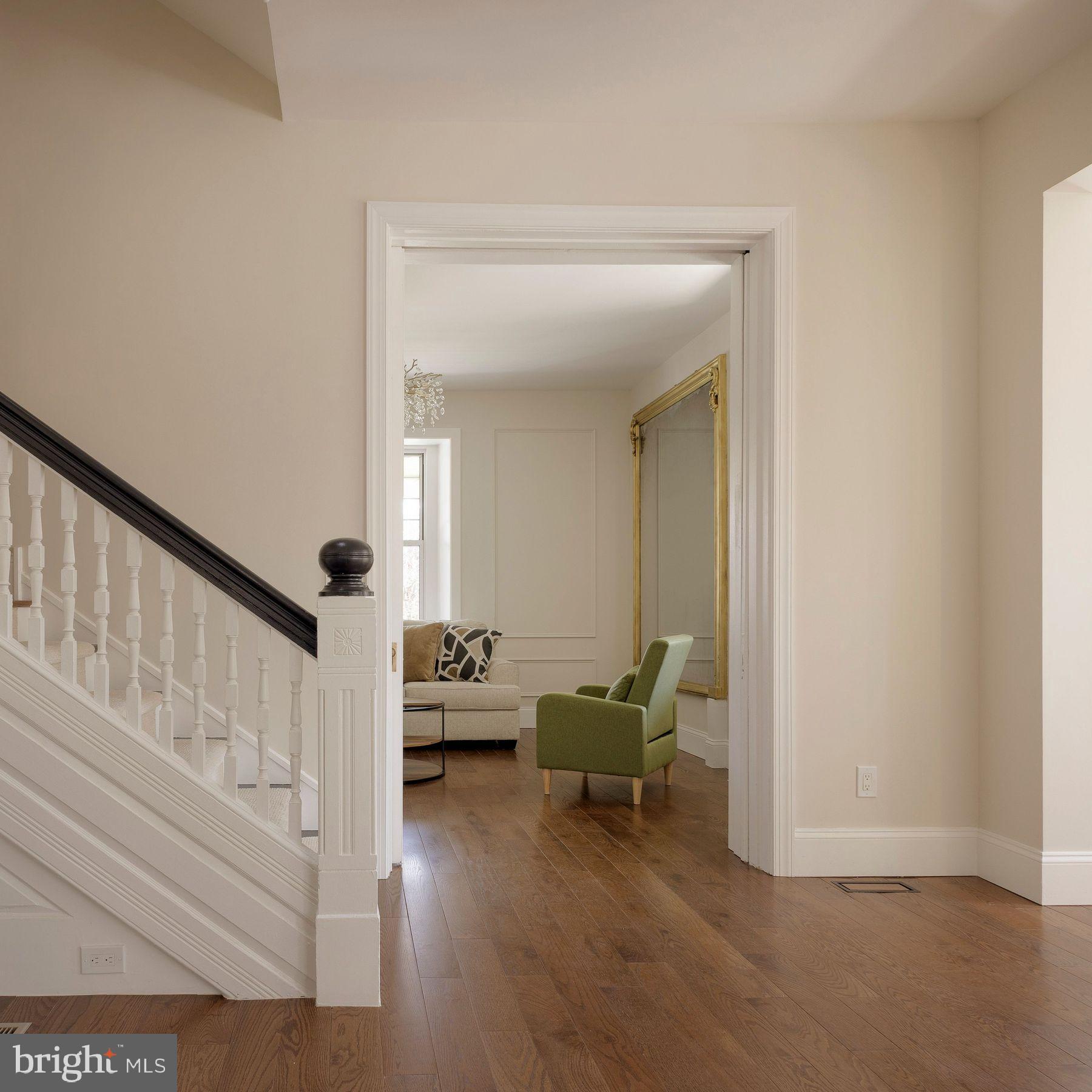 CHESTNUT HILL - Residential