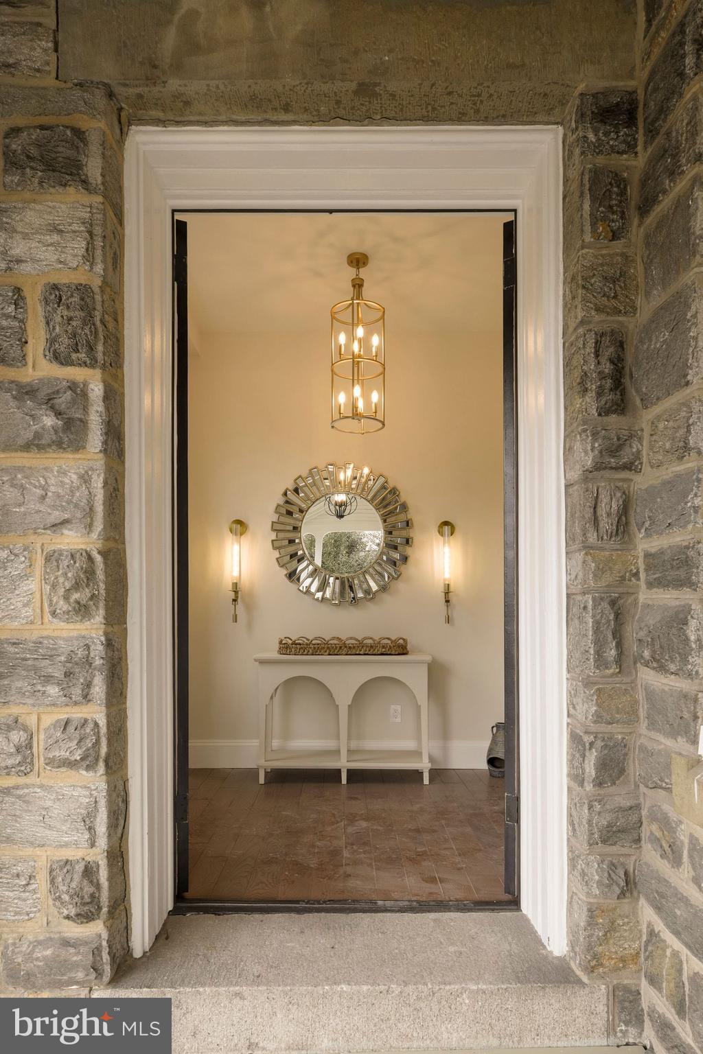 CHESTNUT HILL - Residential