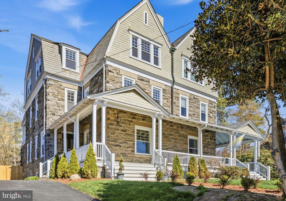 CHESTNUT HILL - Residential