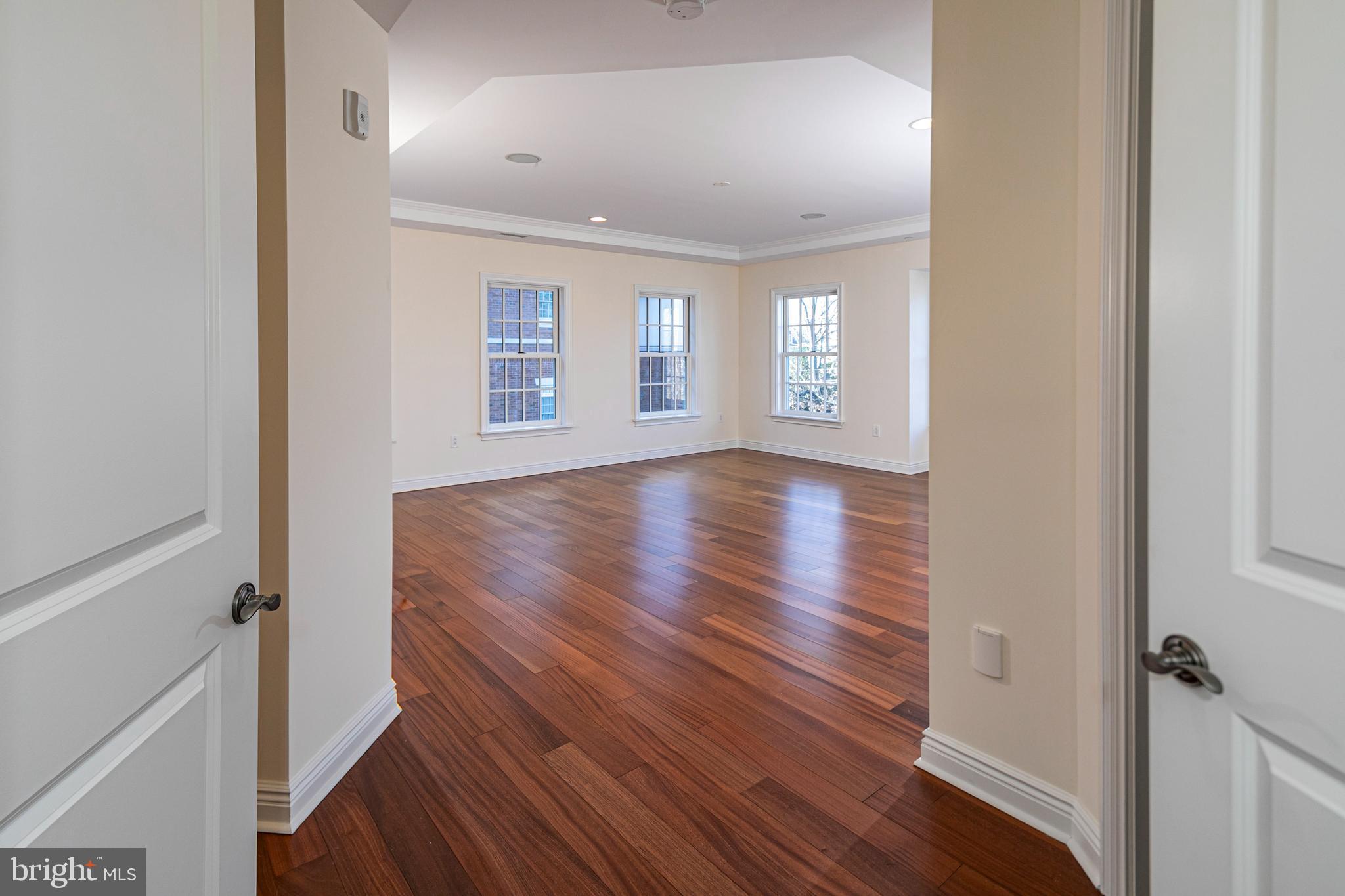 PALMER SQUARE - Residential