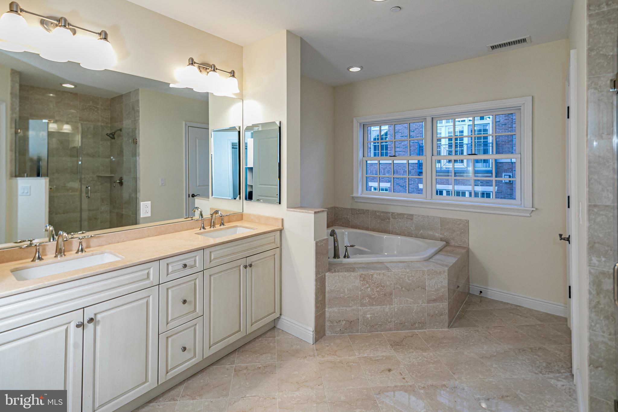 PALMER SQUARE - Residential