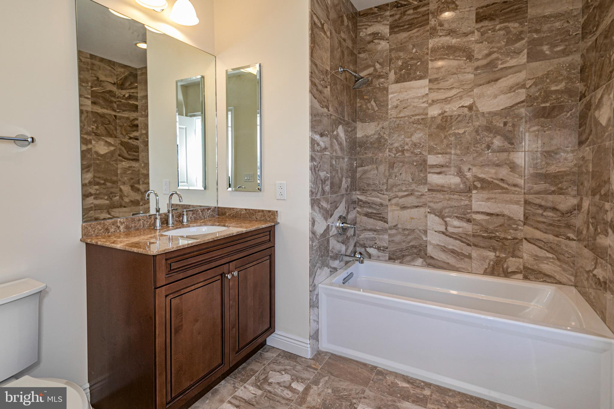 PALMER SQUARE - Residential