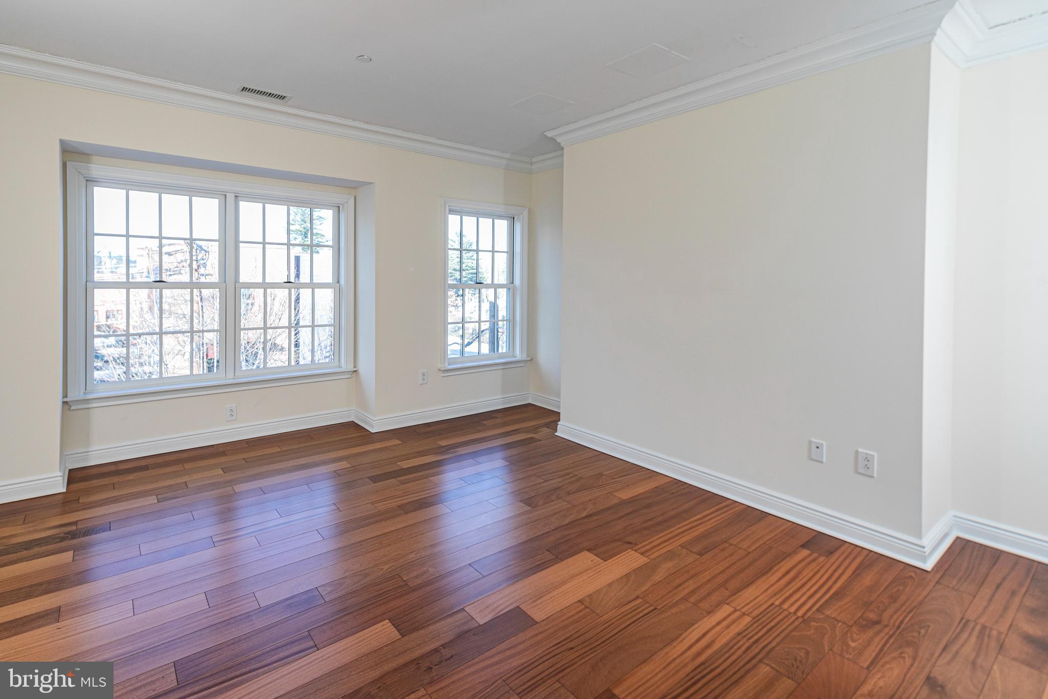 PALMER SQUARE - Residential