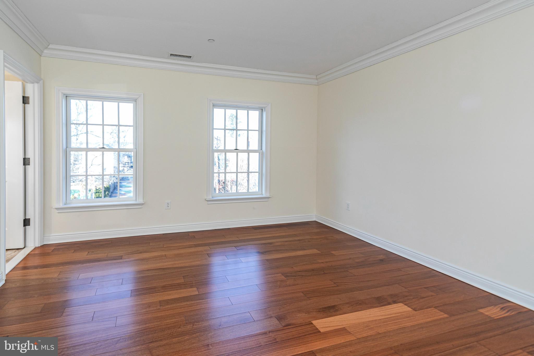 PALMER SQUARE - Residential