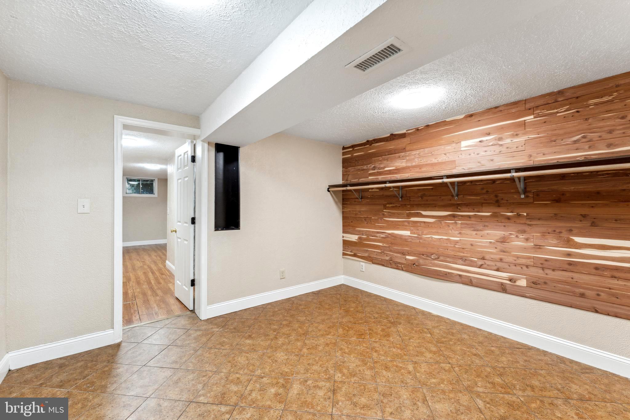 GREENBRIAR WOODS - Residential