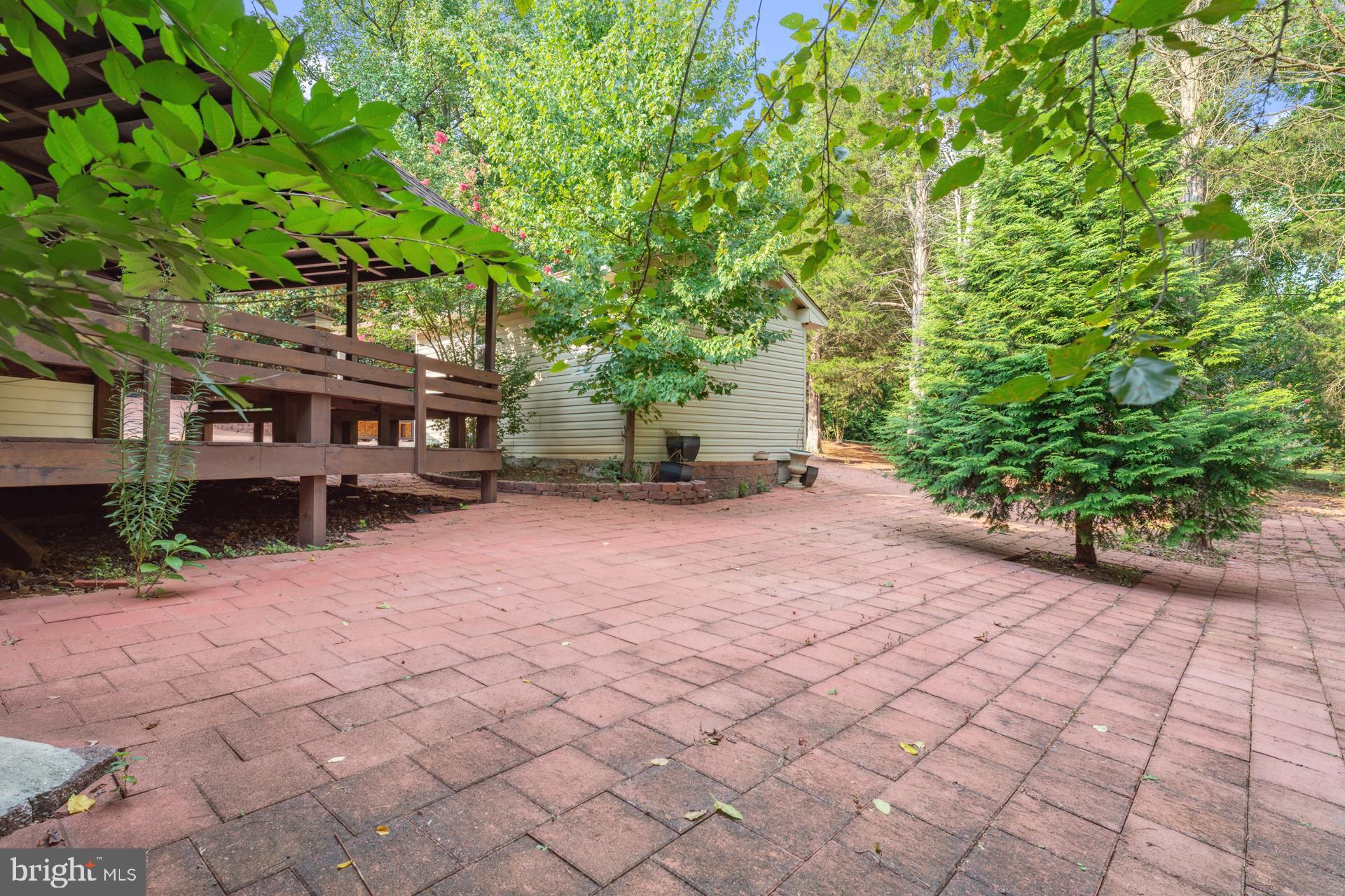 GREENBRIAR WOODS - Residential