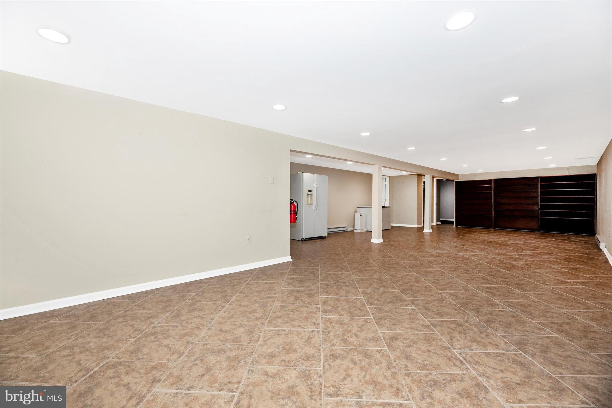 MYERSVILLE - Residential