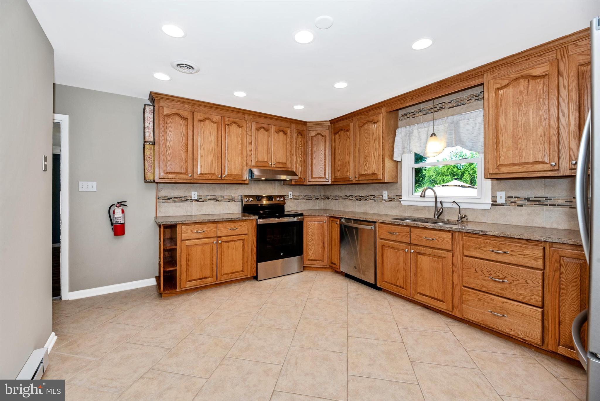 MYERSVILLE - Residential