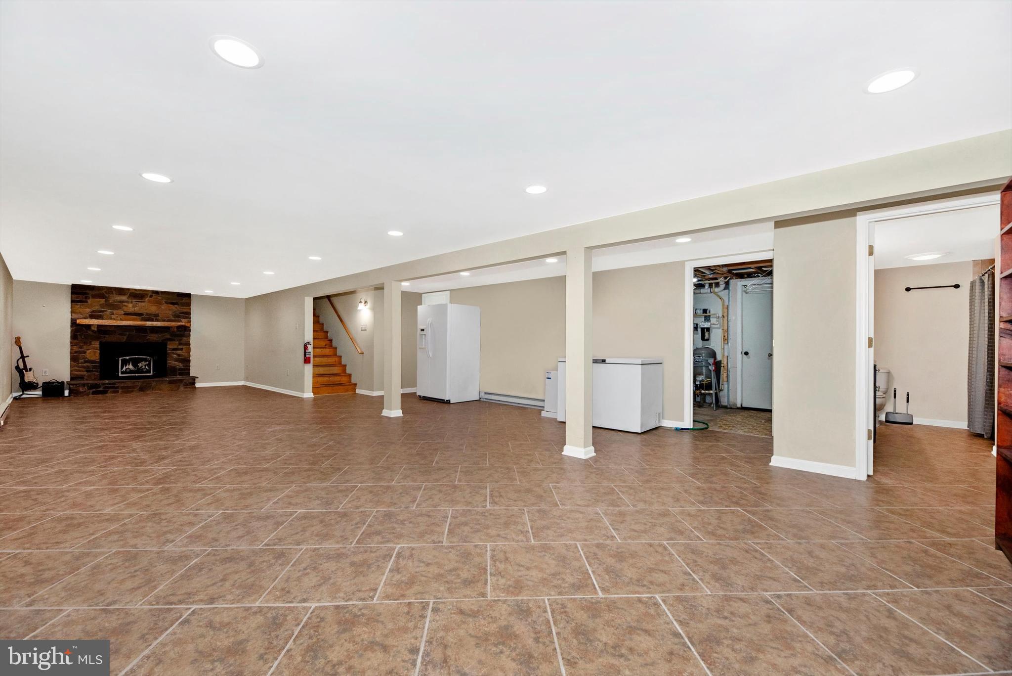 MYERSVILLE - Residential