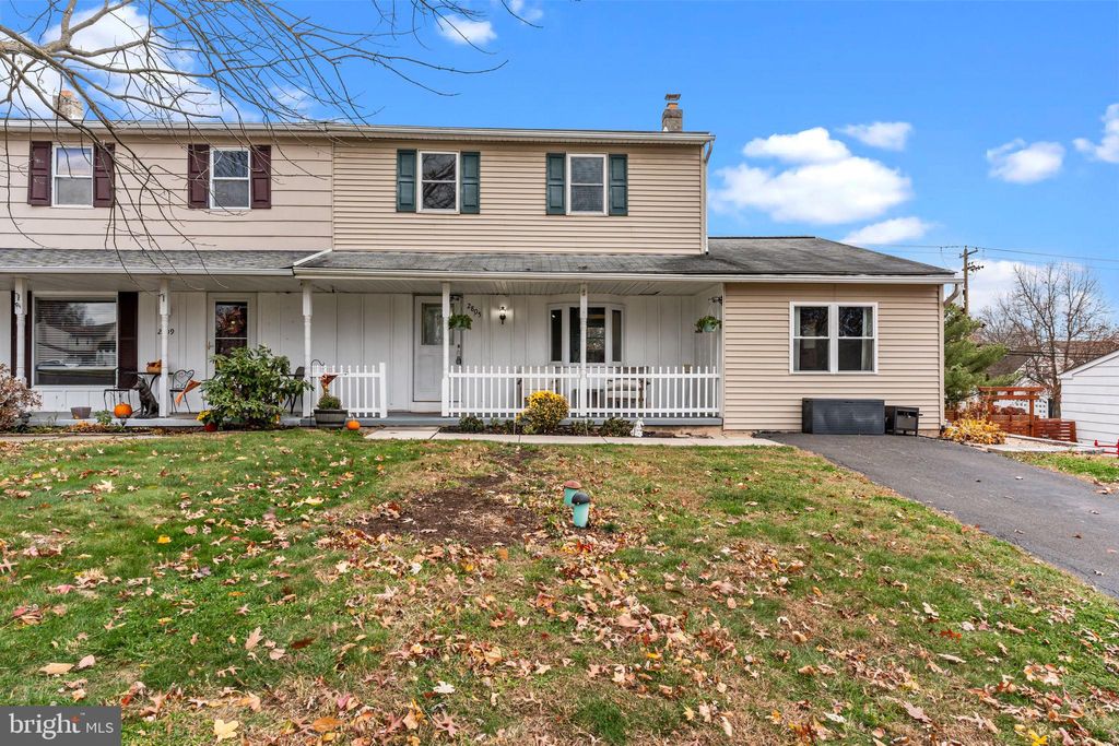 Photo of 2805 N Ford Drive, HATFIELD, PA 19440 (MLS # PAMC2161268)